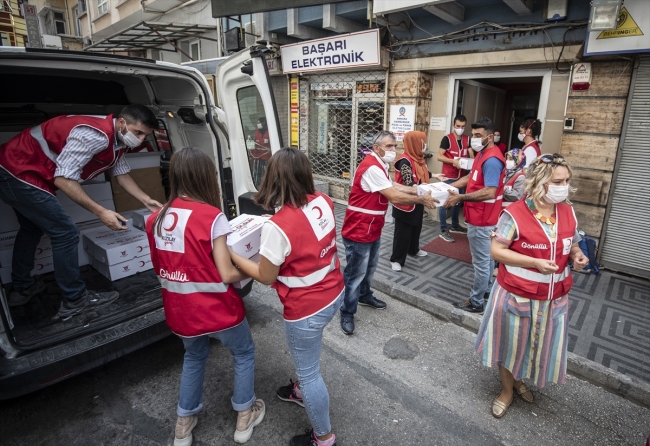 Türk Kızılayı kurban eti dağıtımına başladı